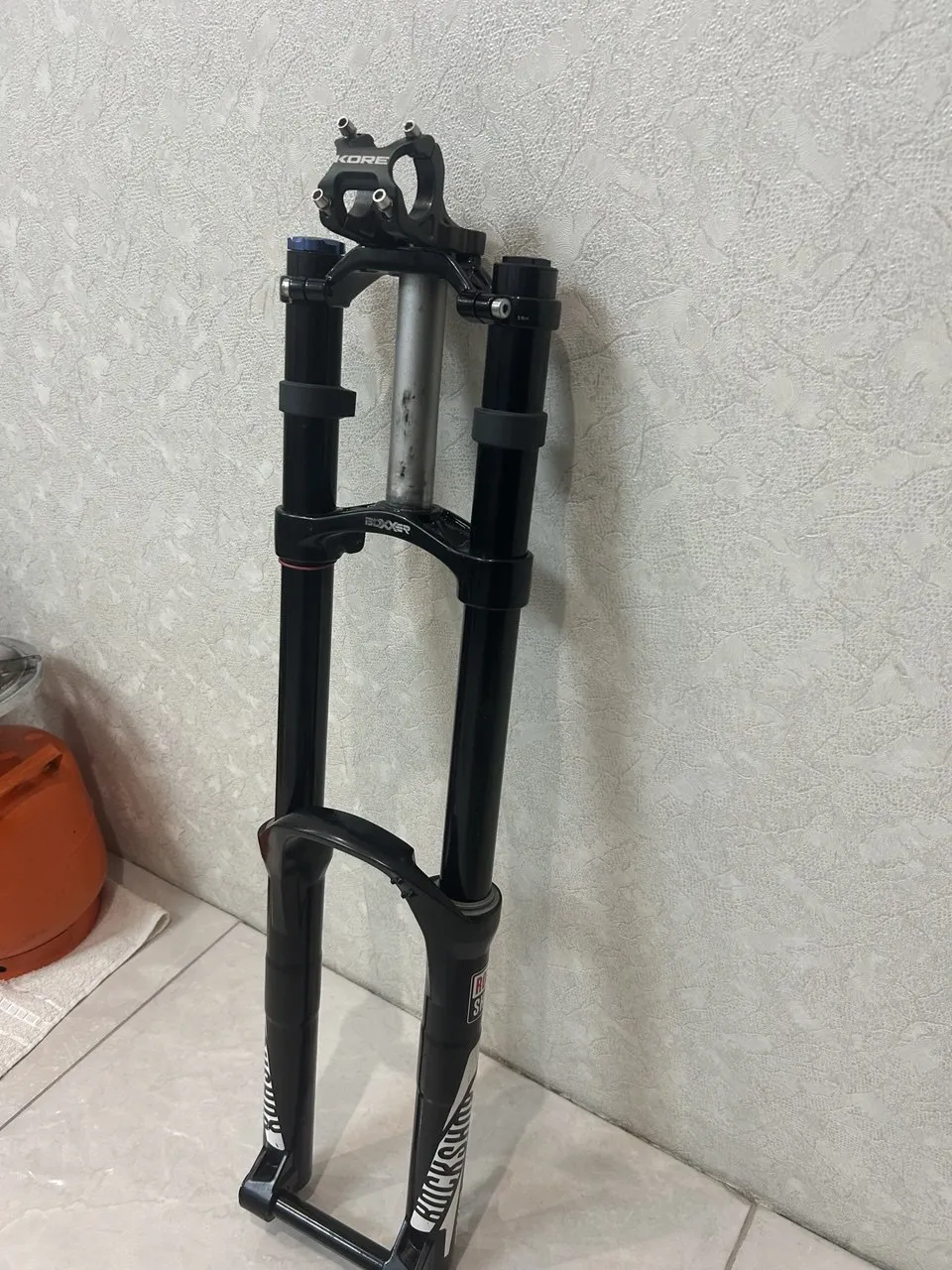 Вилка Rock Shox Boxxer RC 200mm + винос Kore фото 2