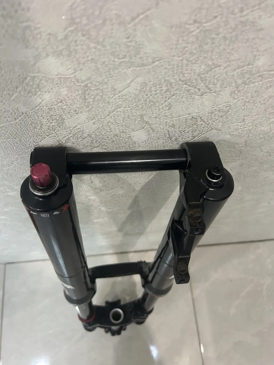 Вилка Rock Shox Boxxer RC 200mm + винос Kore фото 3