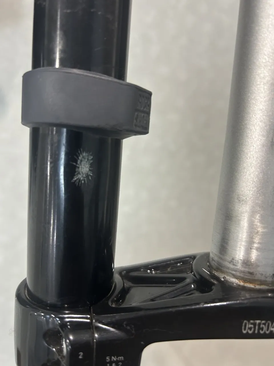 Вилка Rock Shox Boxxer RC 200mm + винос Kore фото 5