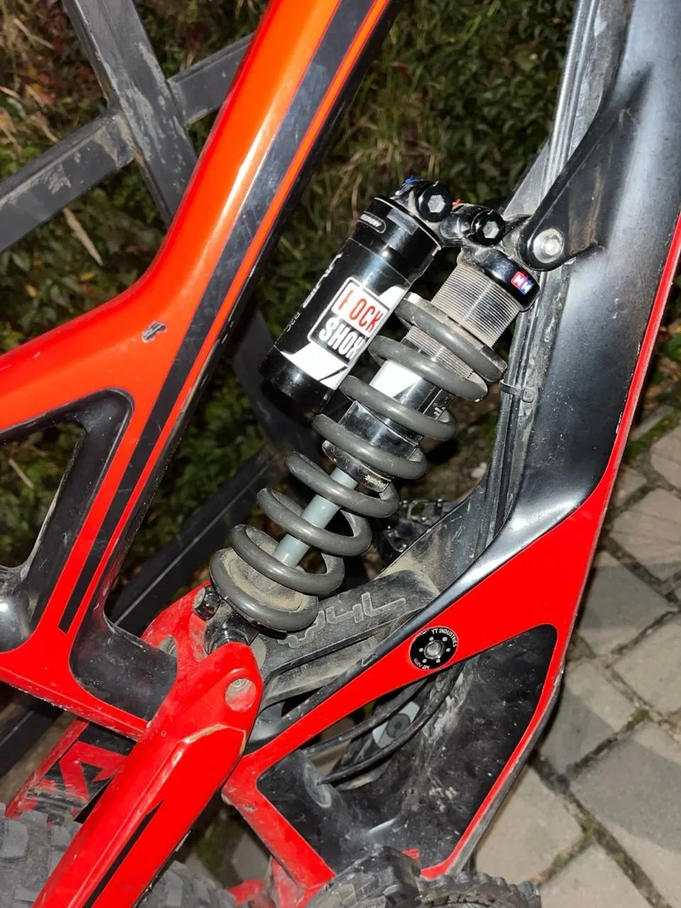 YT Capra CF Pro 2018 фото 3