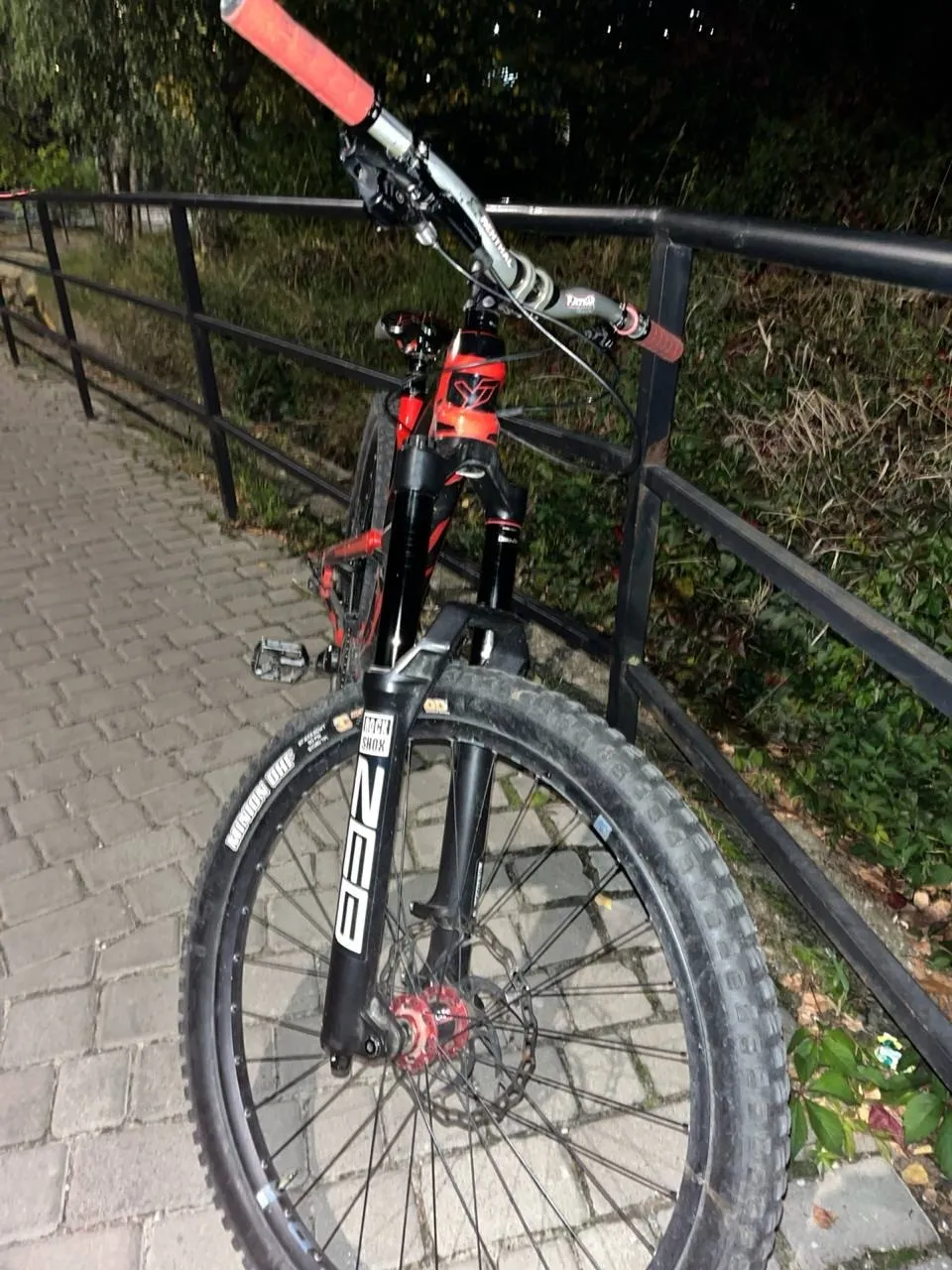 YT Capra CF Pro 2018 фото 1