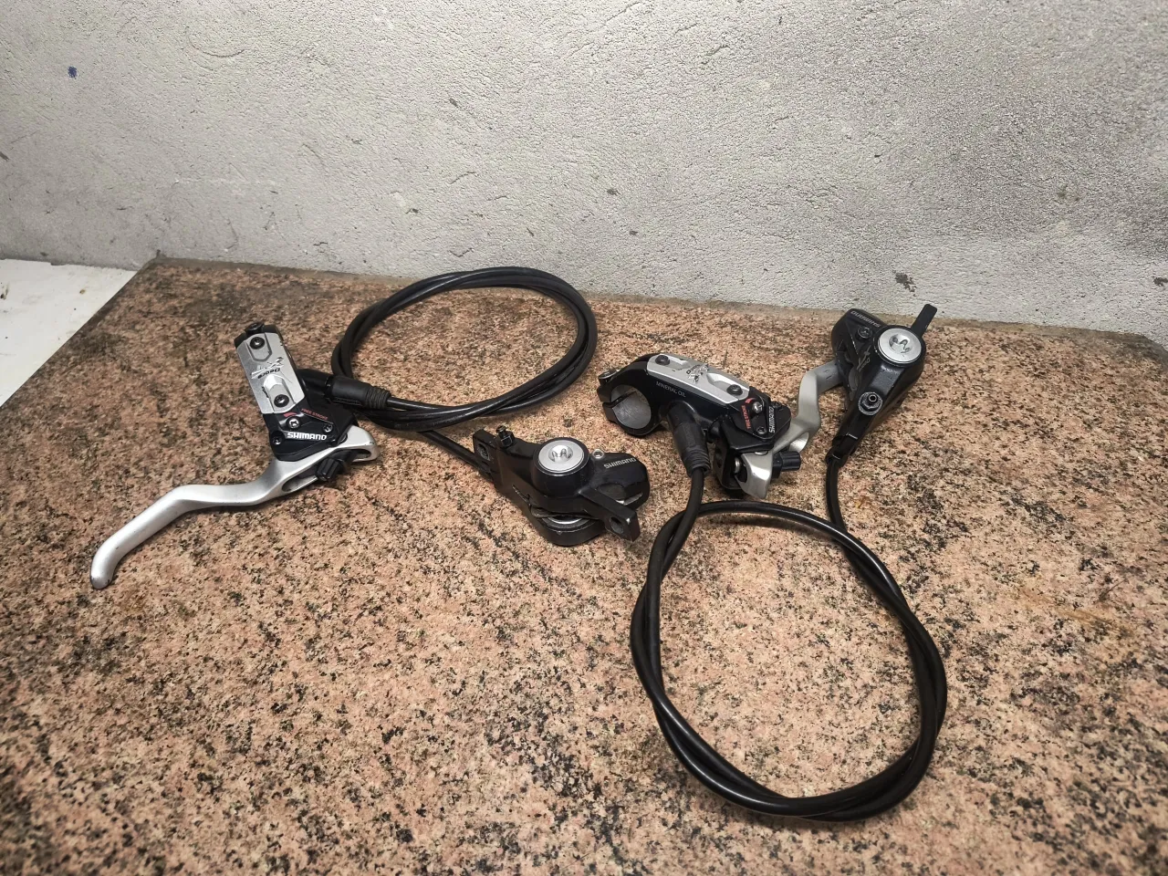 Гальма Shimano Deore XT 2 поршні фото 1