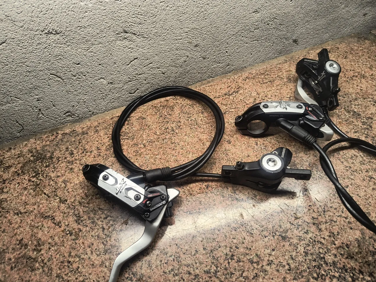Гальма Shimano Deore XT 2 поршні фото 3