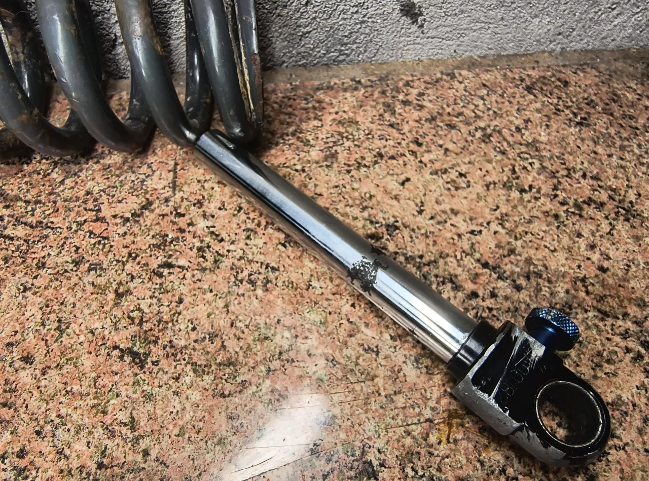 Амортизатор Manitou 241 mm фото 8