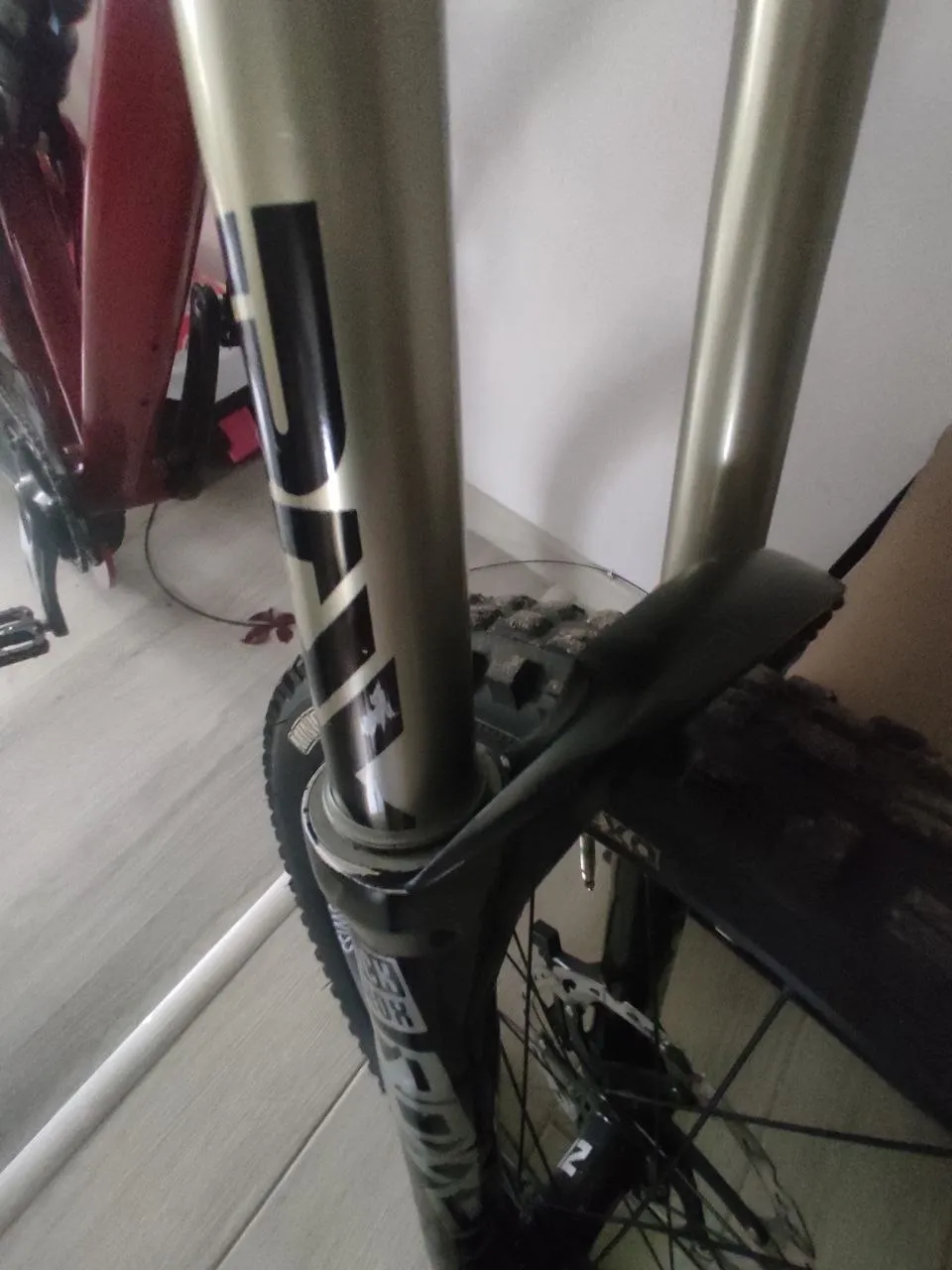 Rock Shox Boxxer вилка 200 мм фото 1