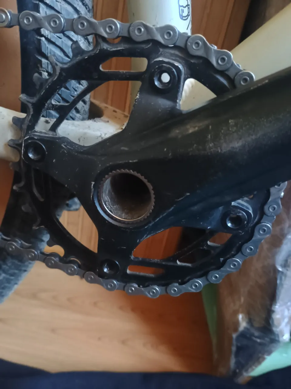 Шатуни + каретка + педалі Shimano фото 4