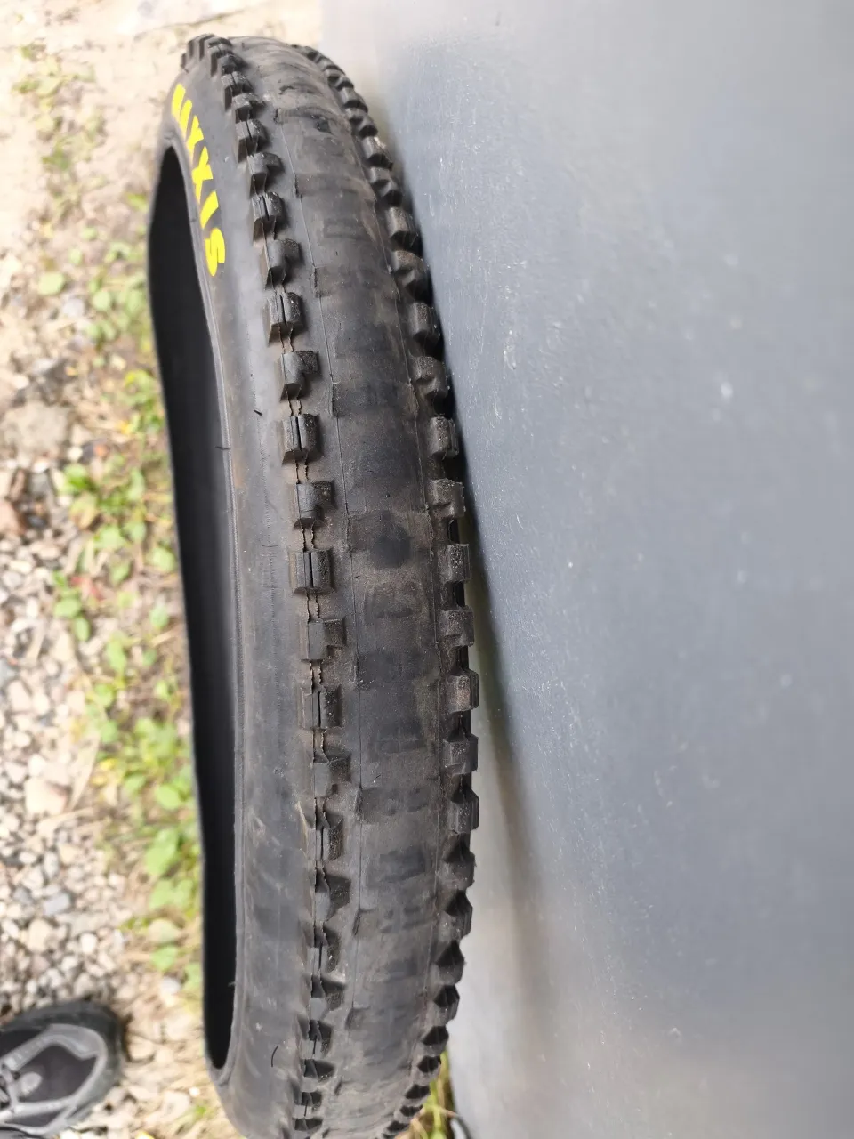 Покришка Maxxis Minion DHR II 26x2.40 фото 3