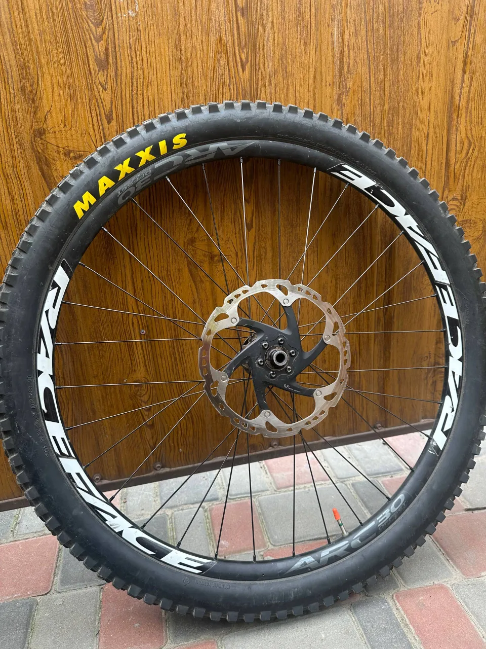 Колесо заднє 27.5 Race Face Arc 30 + Trailmech + Shimano Deore XT фото 2