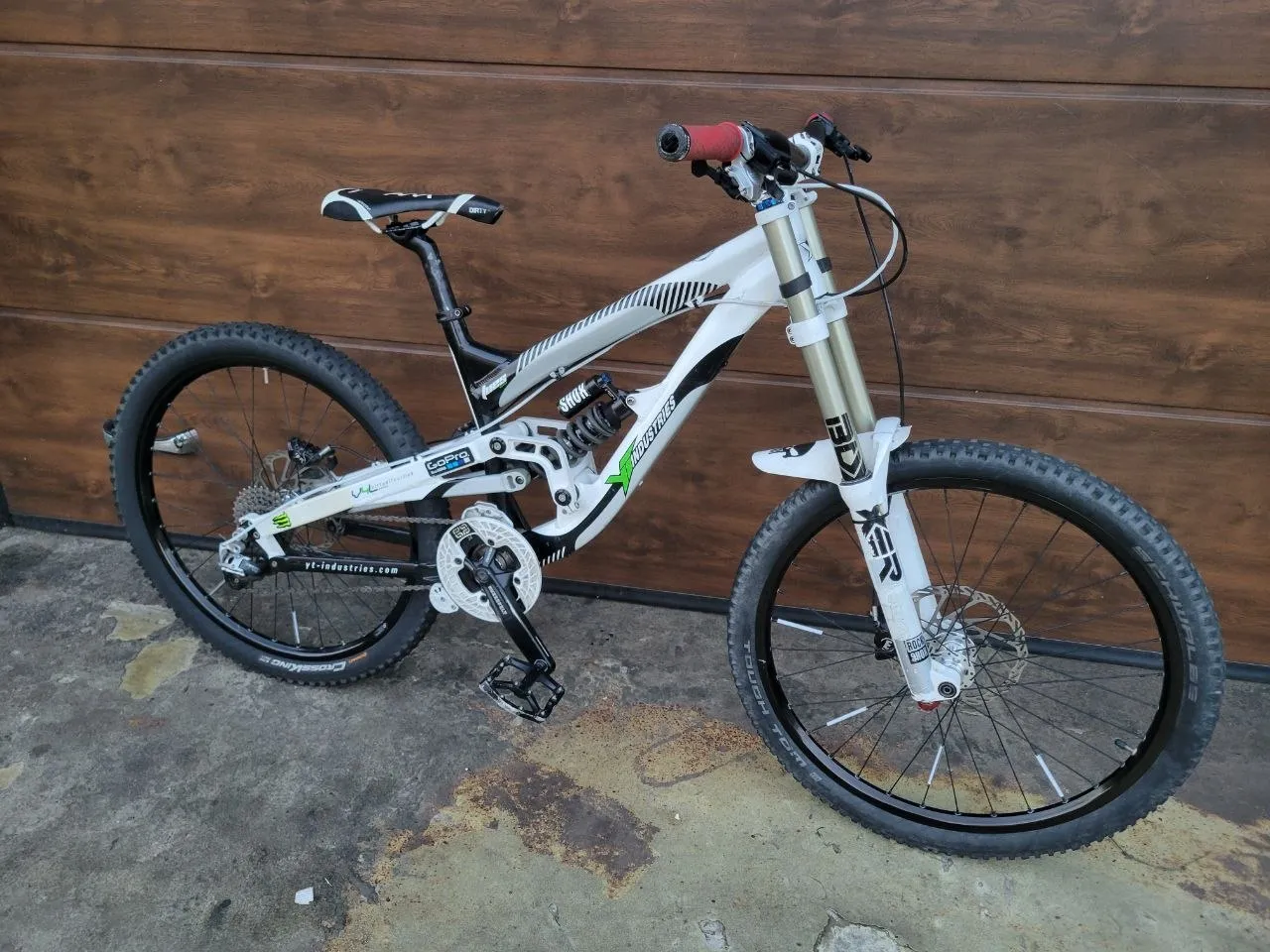Downhill YT Boxxer 200mm L фото 1