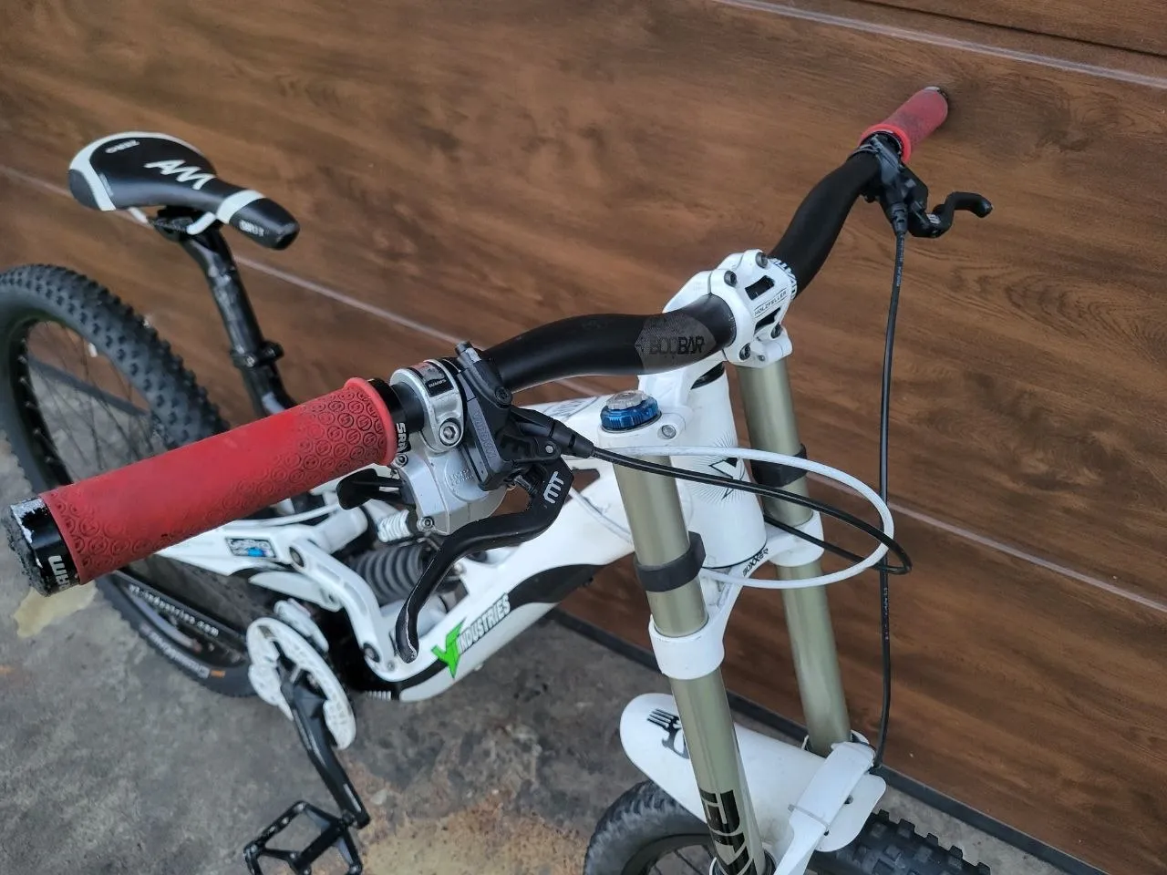 Downhill YT Boxxer 200mm L фото 2