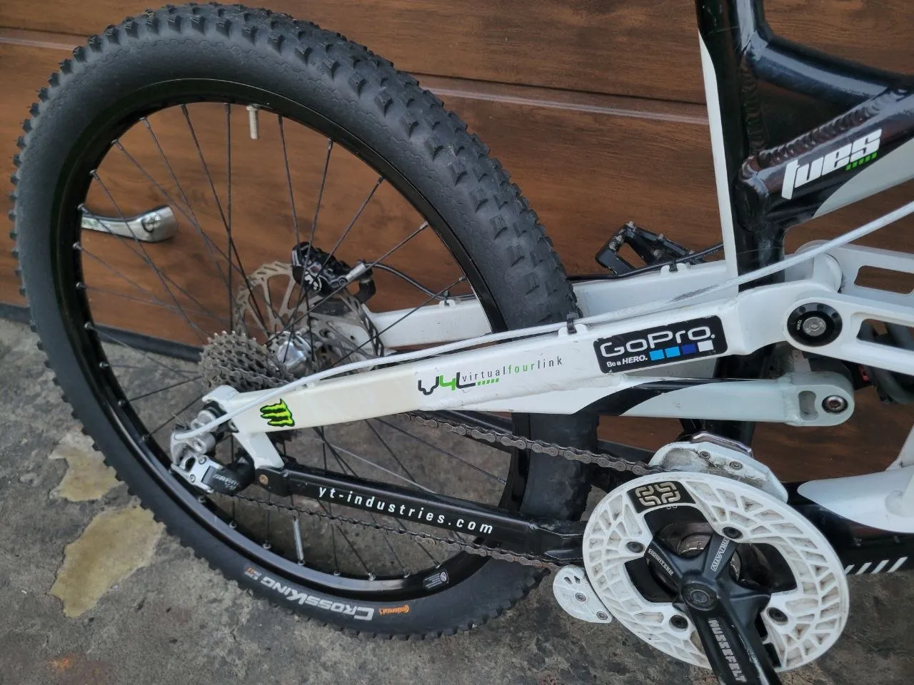 Downhill YT Boxxer 200mm L фото 5