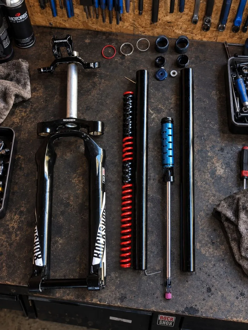 Rock Shox Boxxer RC 200mm вилка + комплект фото 7