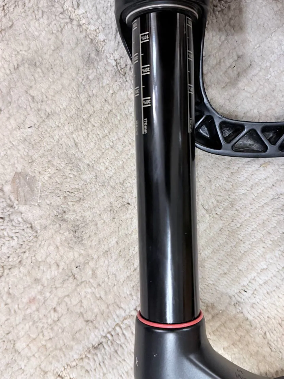 Вилка RockShox Lyrik RC фото 3
