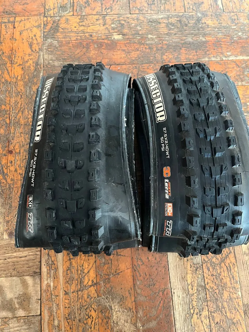 Покришка Maxxis Dissector 27,5 × 2,4" EXO/TR + Покришка Maxxis Dissector 27,5 × 2,4" EXO+/TR фото 1