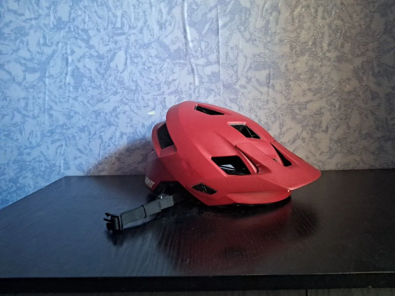 Шолом Leatt 1.0 DBX фото 1