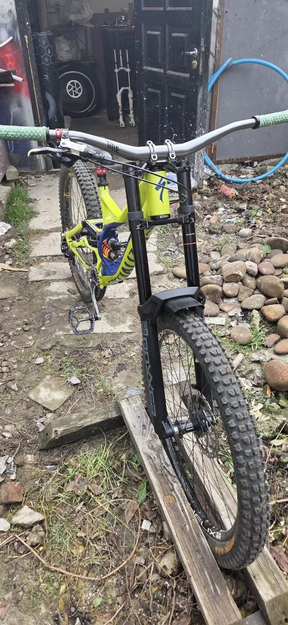 Рама Specialized Demo 8 650b + колесо, каретка, шатуни, рулі фото 3