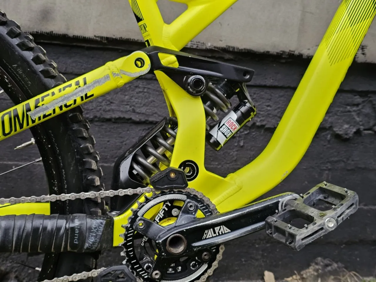 Велосипед Commencal Supreme DH V3 2016 фото 3