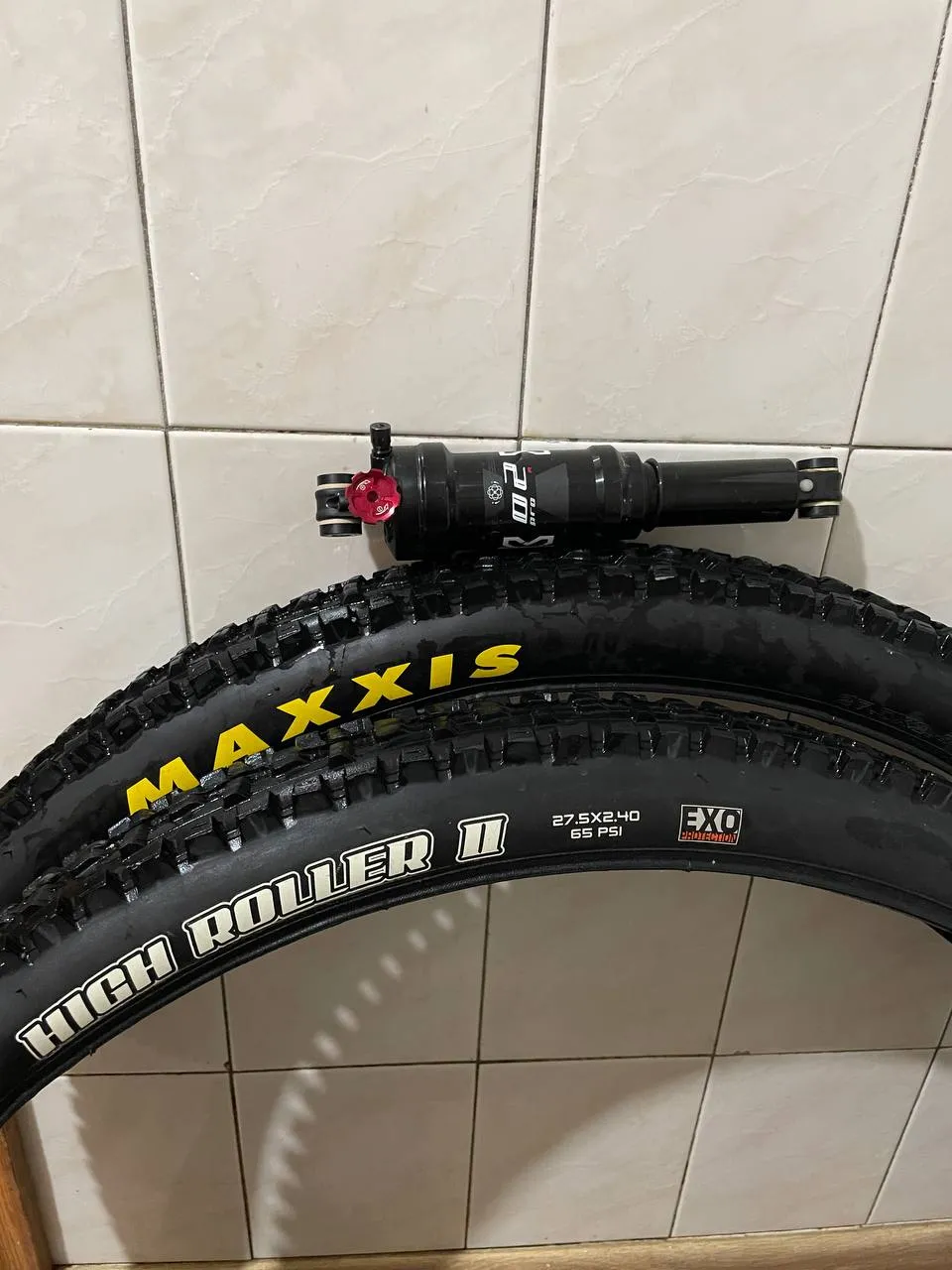 Амортизатор X Fusion 02R + покришки Maxxis High Roller 27.5 фото 1