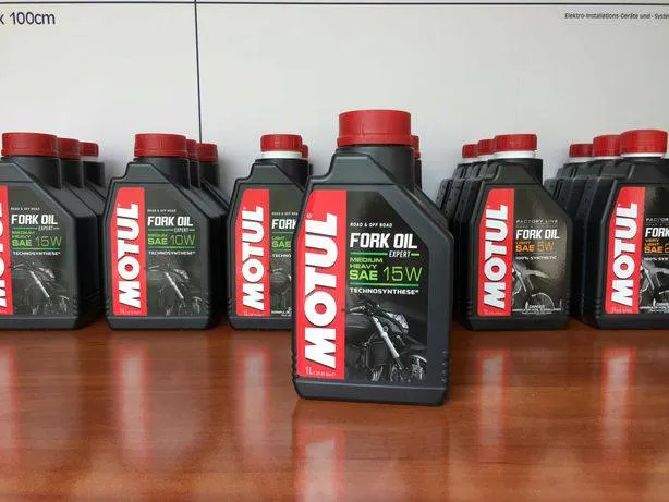 Motul Fork Oil — вся серія олив фото 2