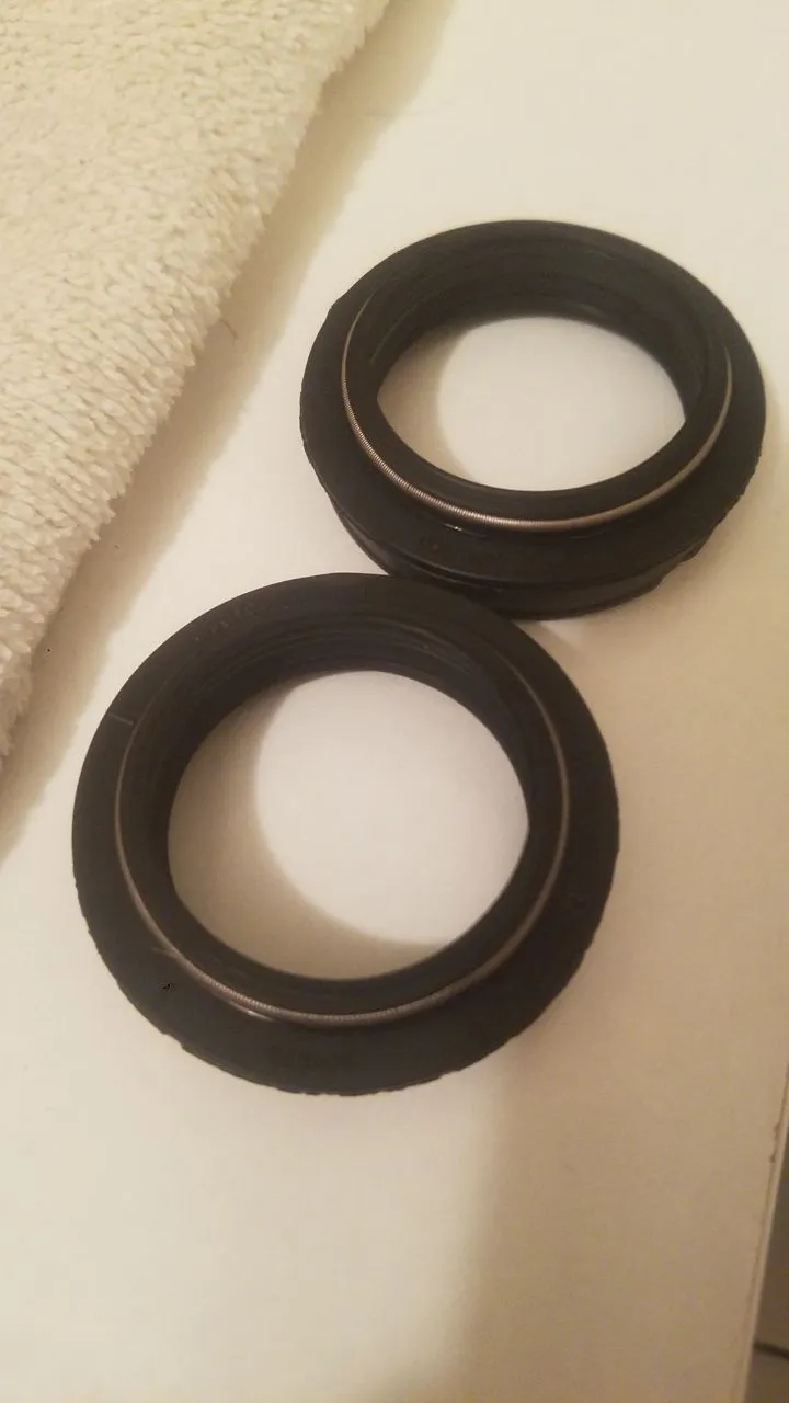 Сальники Manitou 32mm фото 1