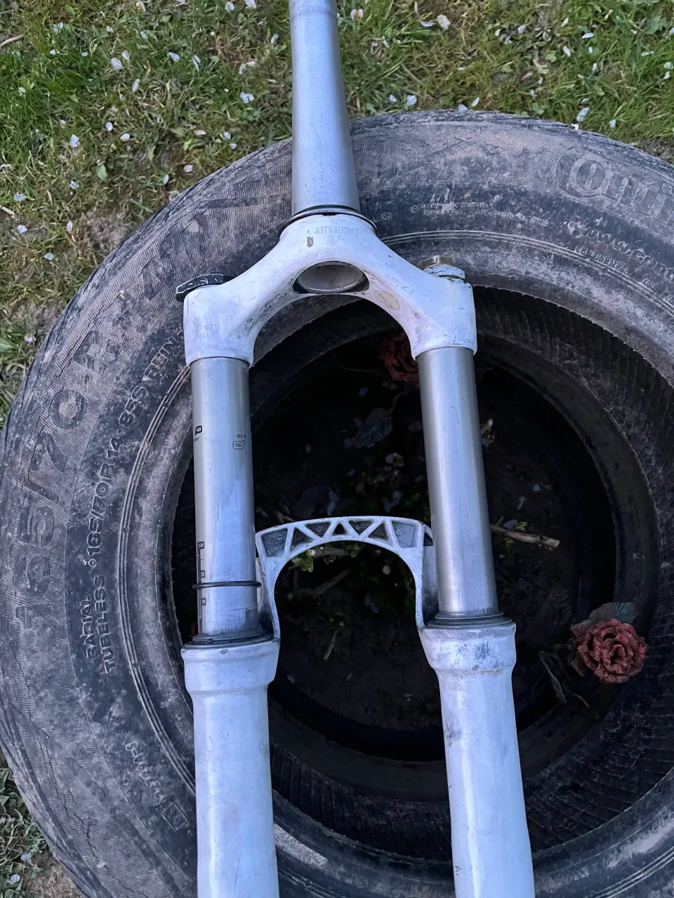 RockShox Sector вилка фото 5