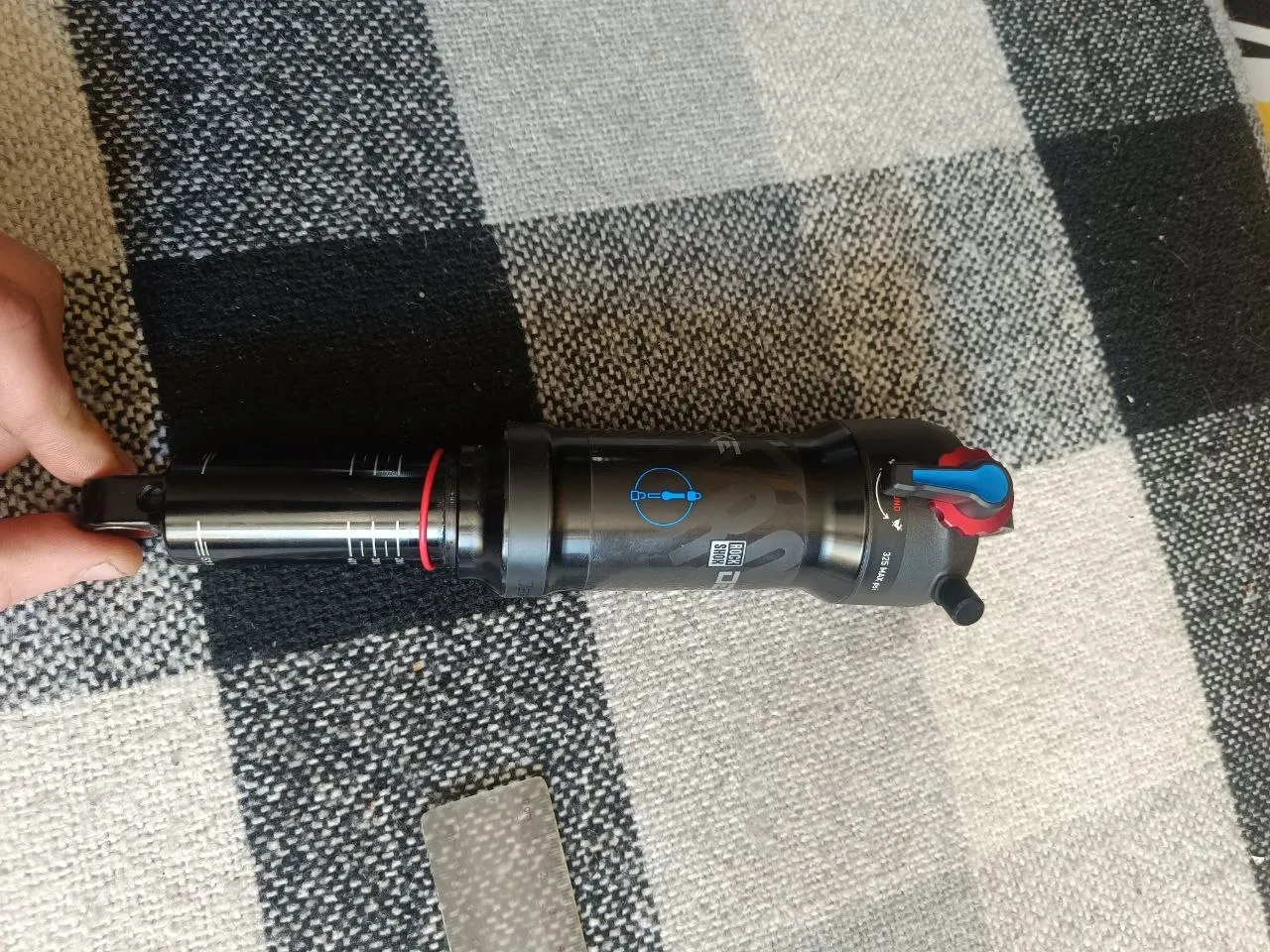 Амортизатор RockShox Deluxe+ 230 мм фото 1