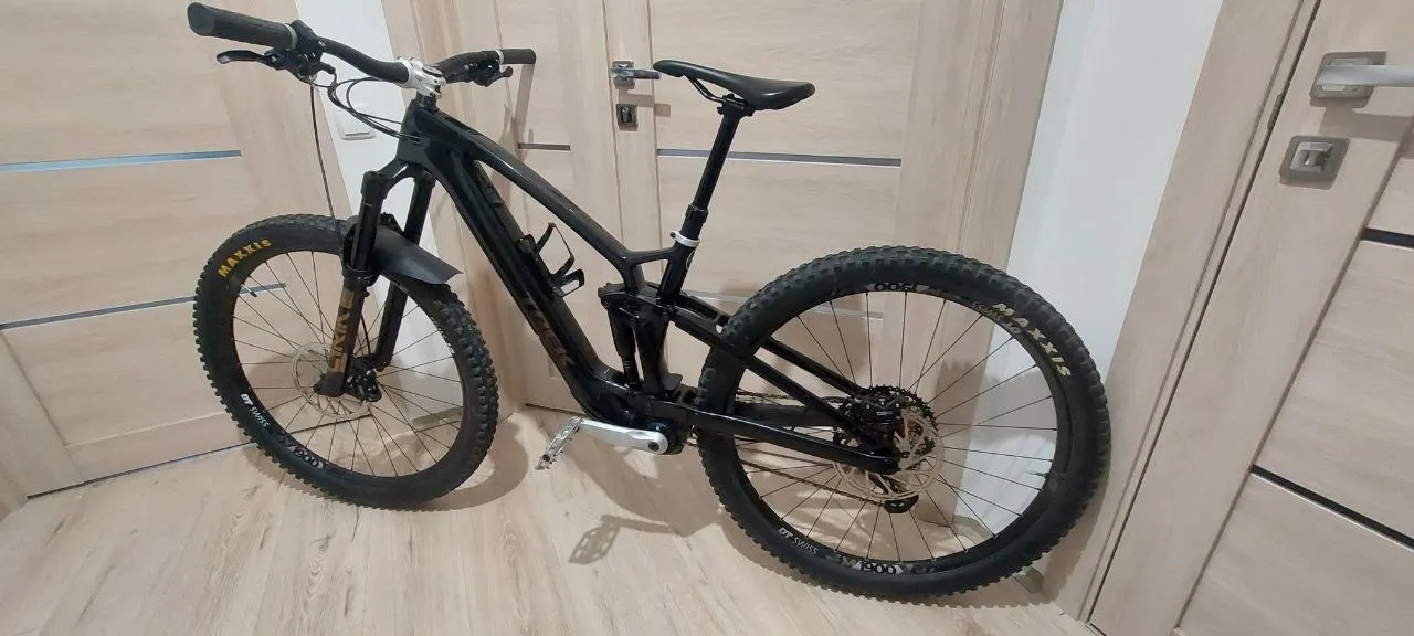 Електровелосипед Trek Fuel ExE фото 6