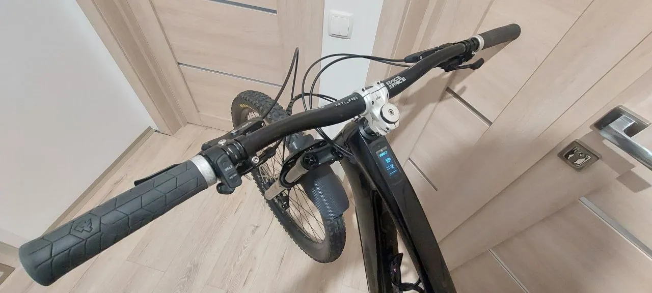 Електровелосипед Trek Fuel ExE фото 7