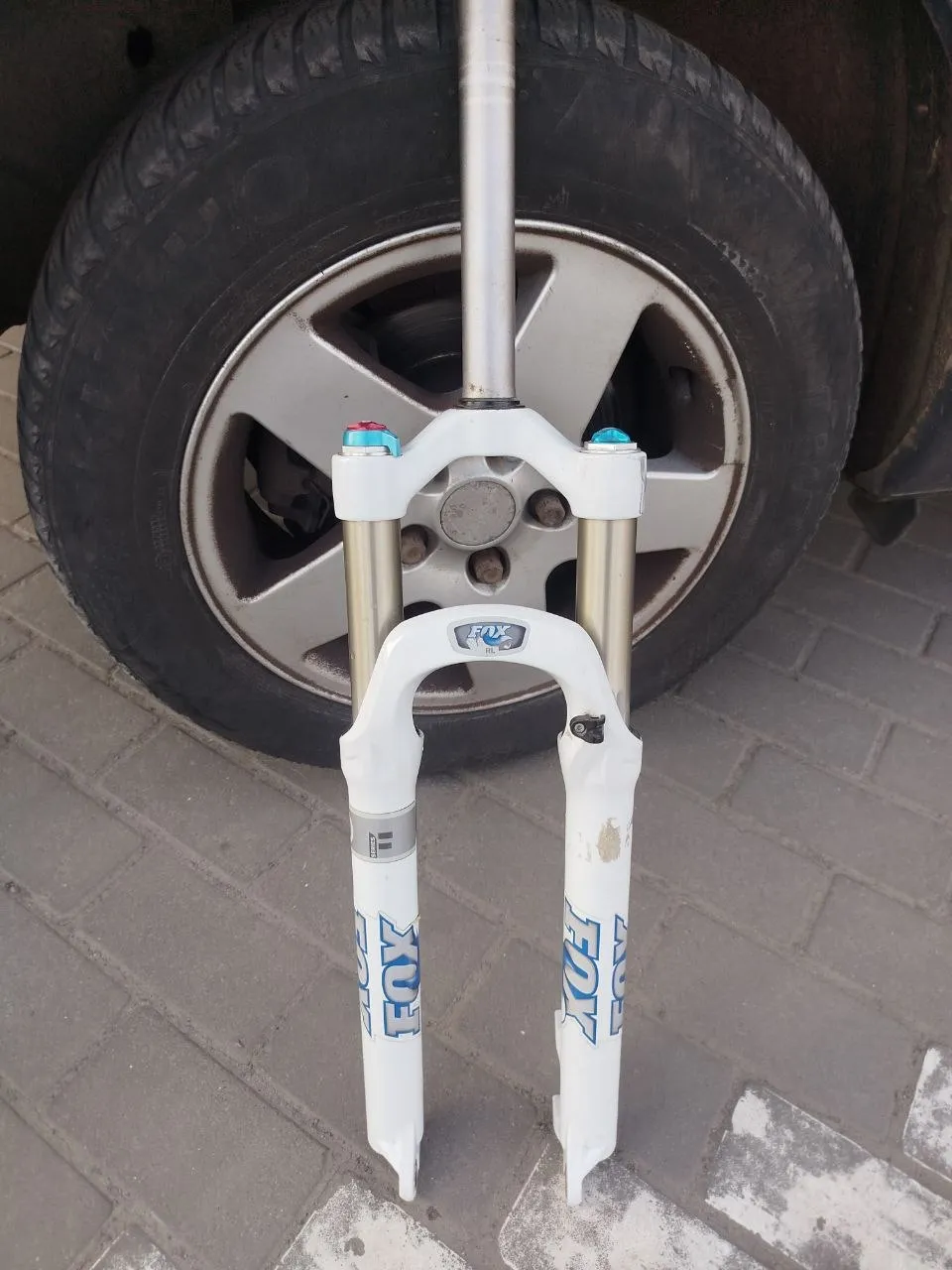 Fox 32 100mm вилка передня фото 1