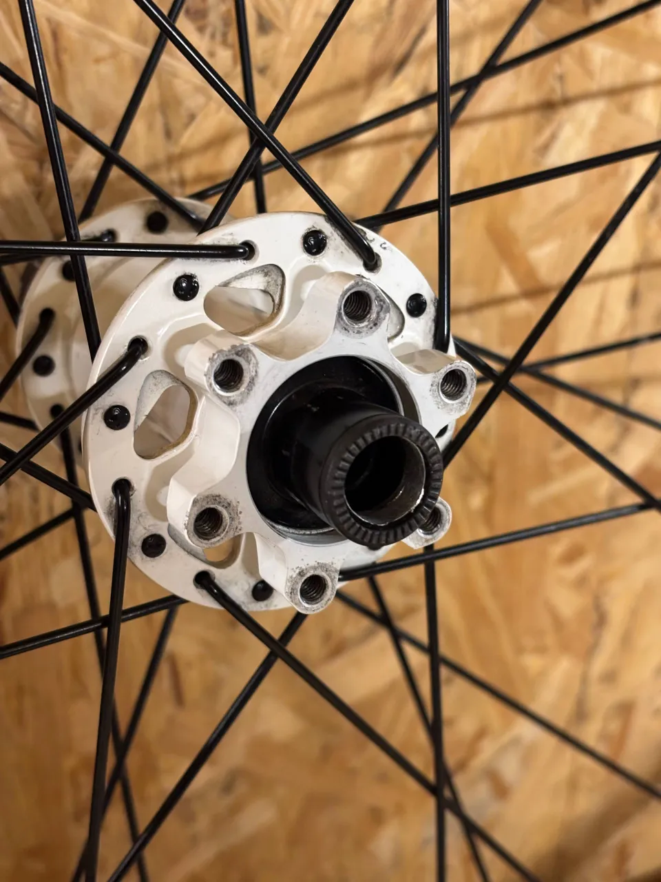 Колесо DT Swiss 27.5" 12x135mm фото 6