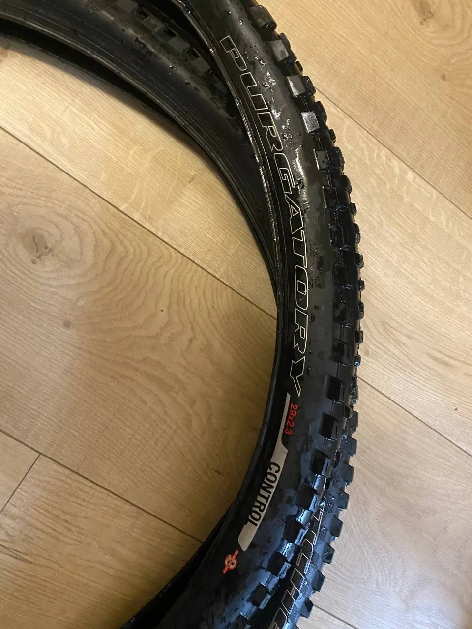 Покришки Specialized 29×2.3 фото 2