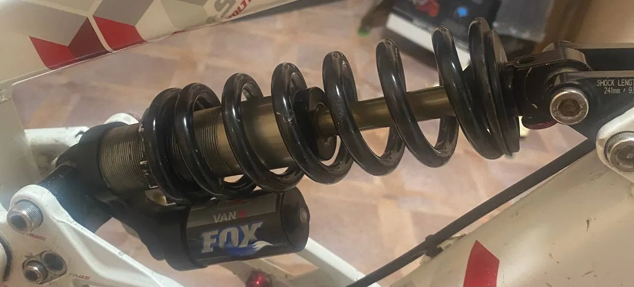 Амортизатор Fox Van R + пружина RockShox фото 1