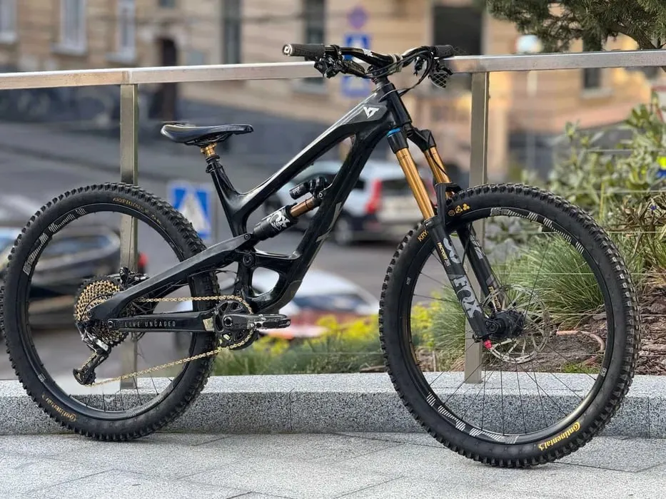 YT Capra Pro Race велосипед карбон Fox 36 X01 фото 1