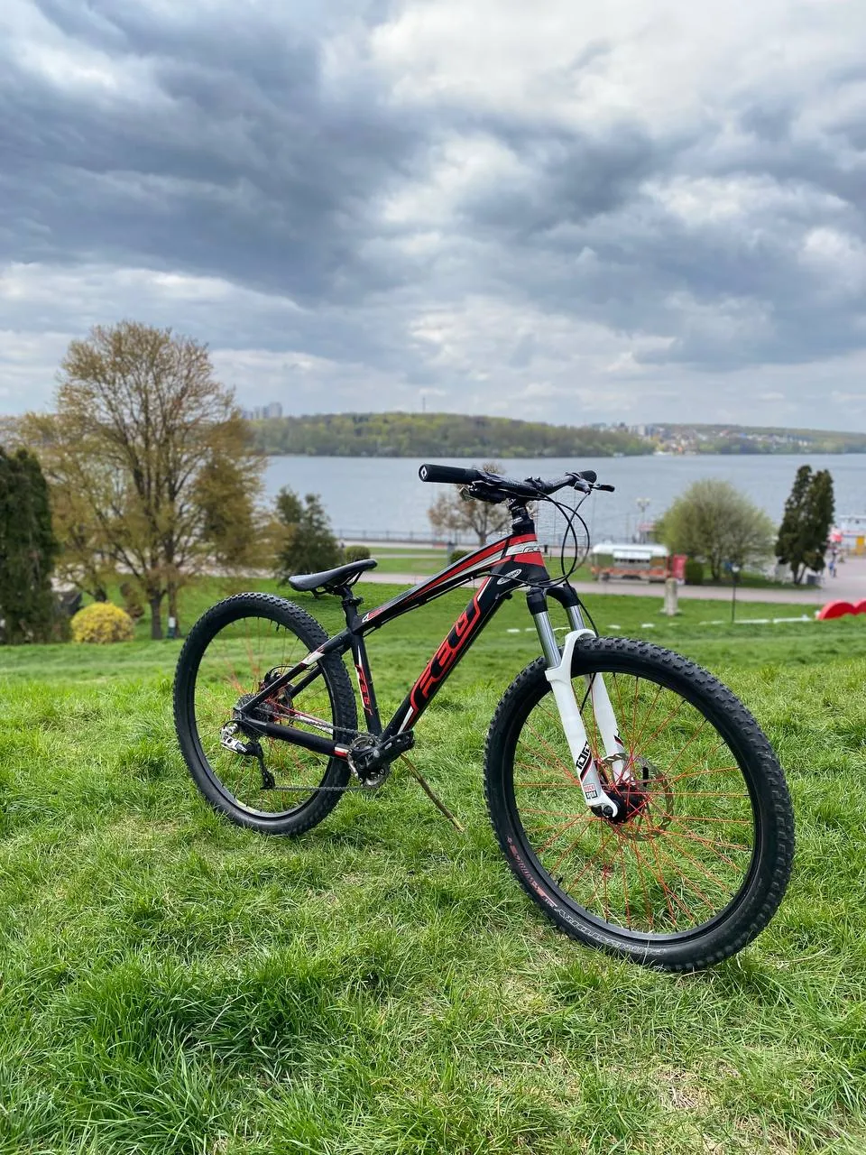 Felt MTB велосипед trail/dirt/XC фото 1