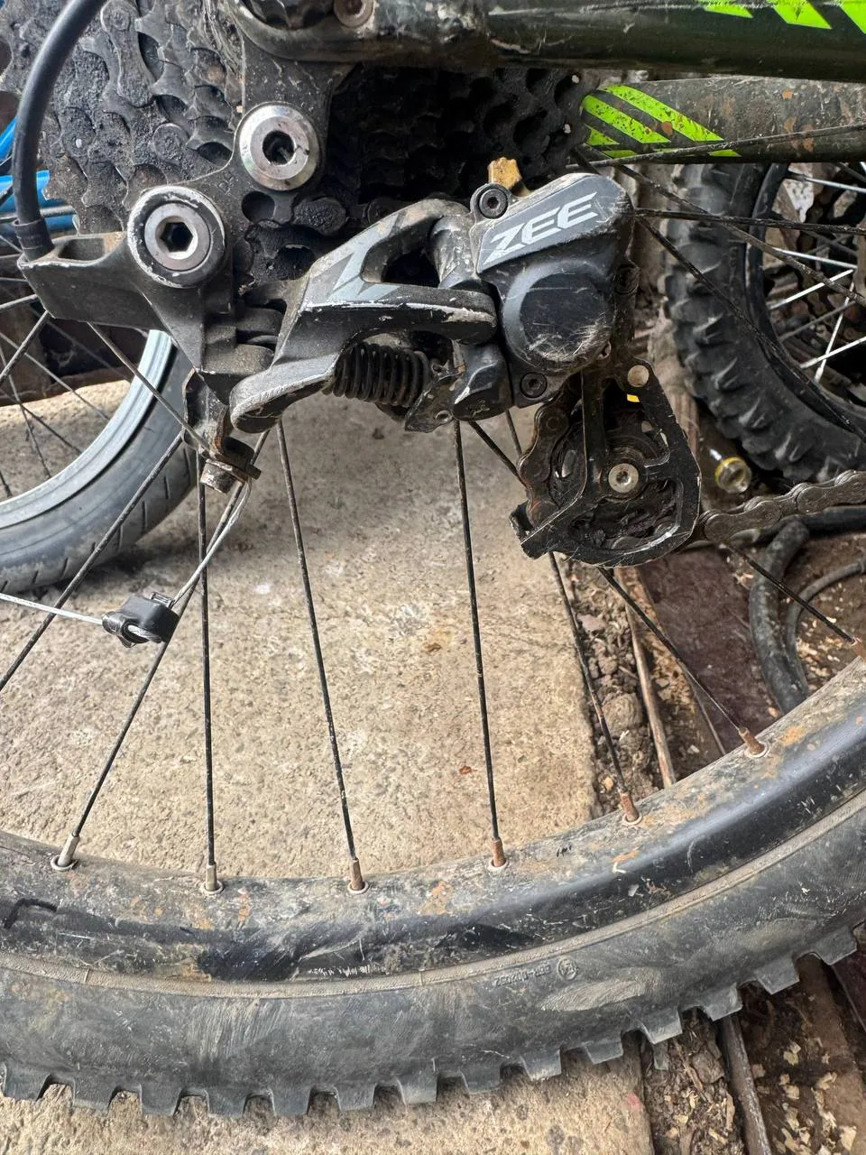 Перемикач Shimano Zee фото 1