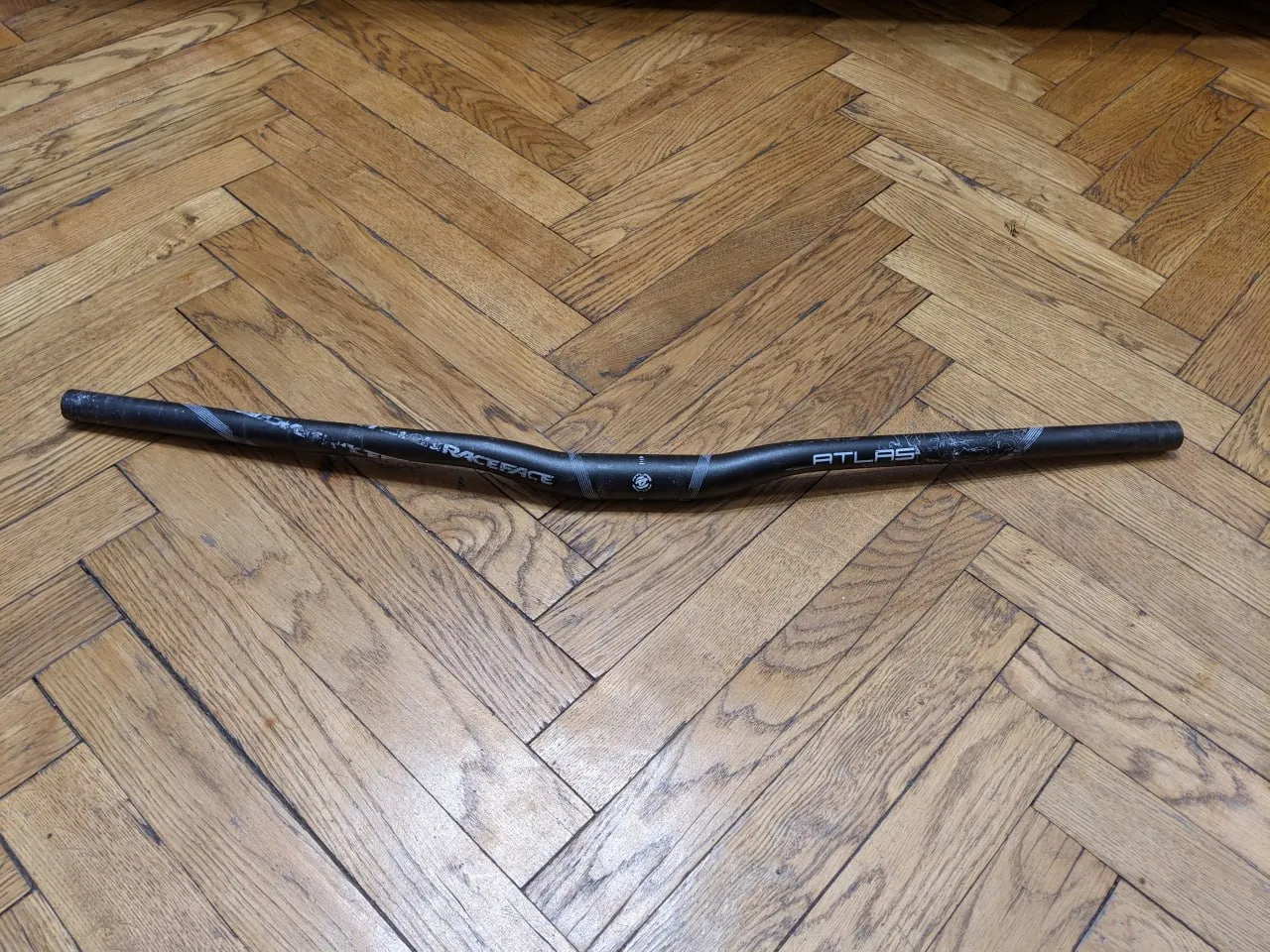 Руль RaceFace Atlas 785 мм фото 1