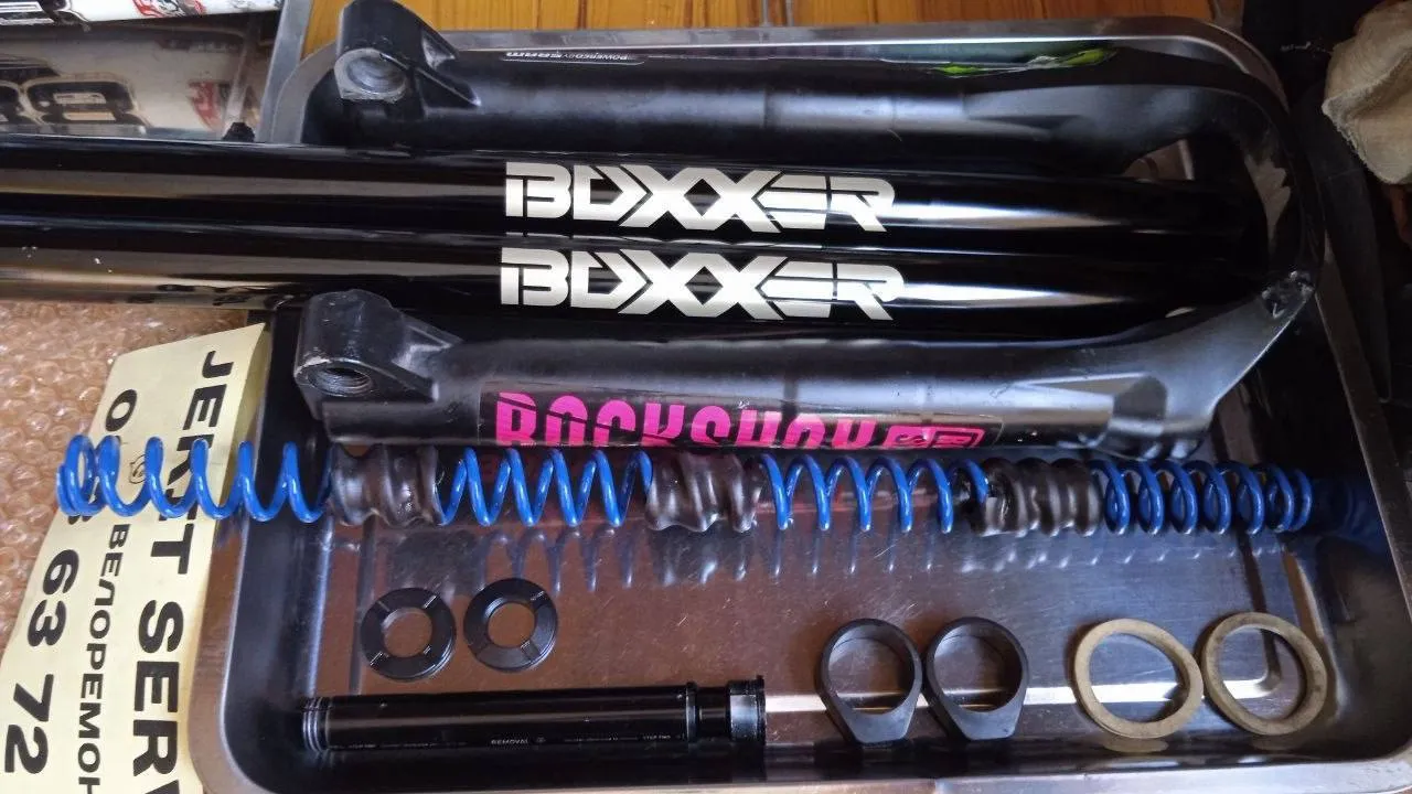 Вилка Rock Shox Boxxer 2017 на 180 мм вилку фото 3