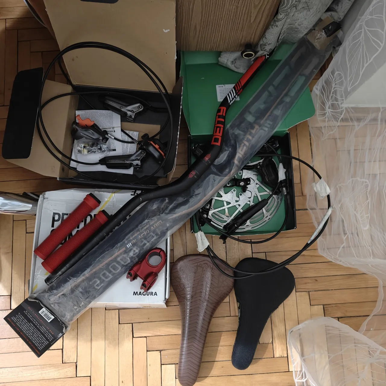 Гальма SRAM Code + ще 13 компонентів велосипеда фото 1