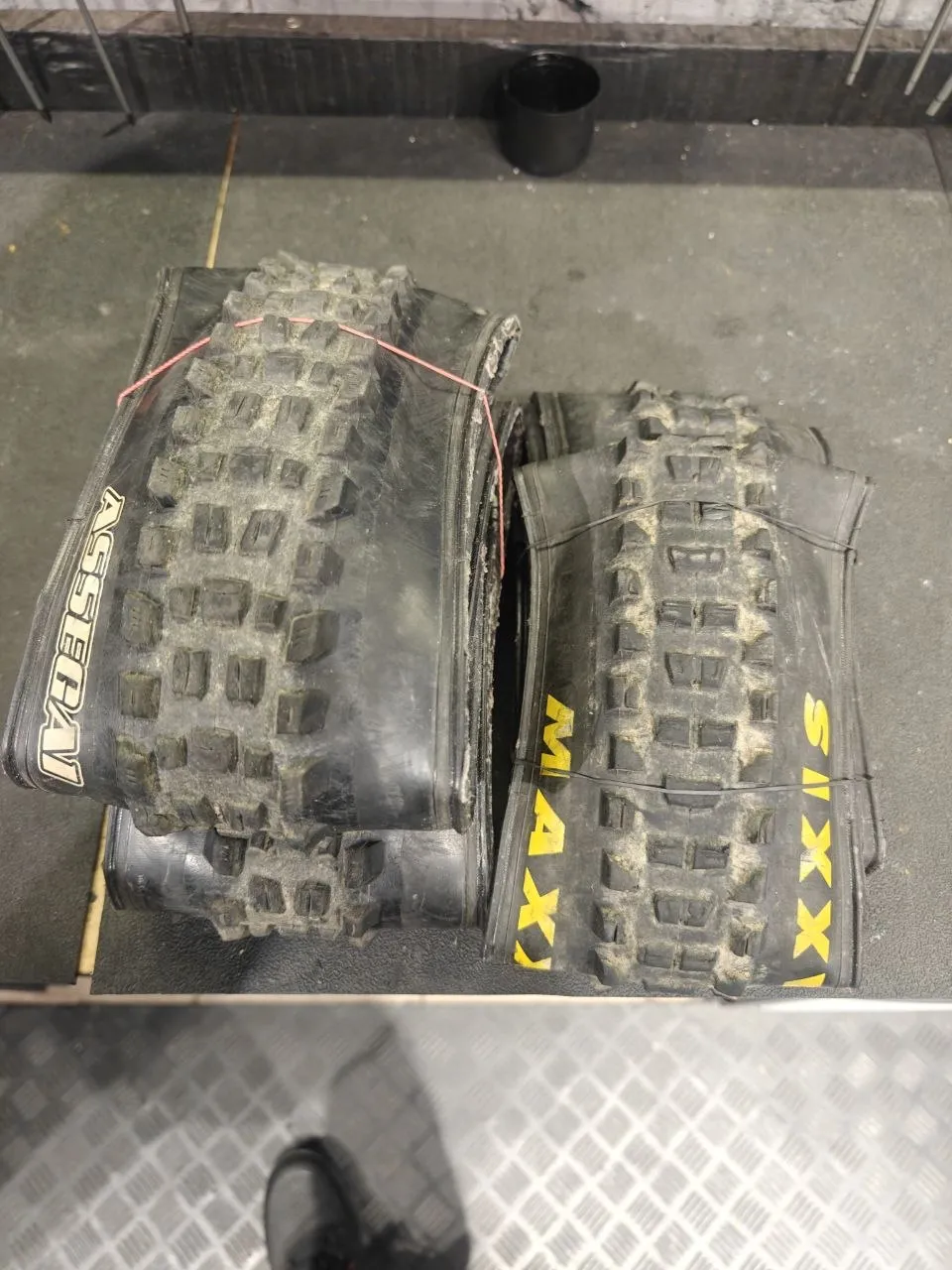 Покришки Maxxis 29x2.4/2.5 фото 1