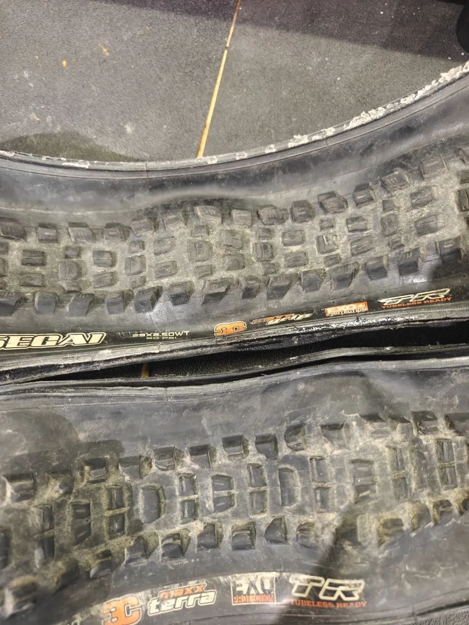 Покришки Maxxis 29x2.4/2.5 фото 5