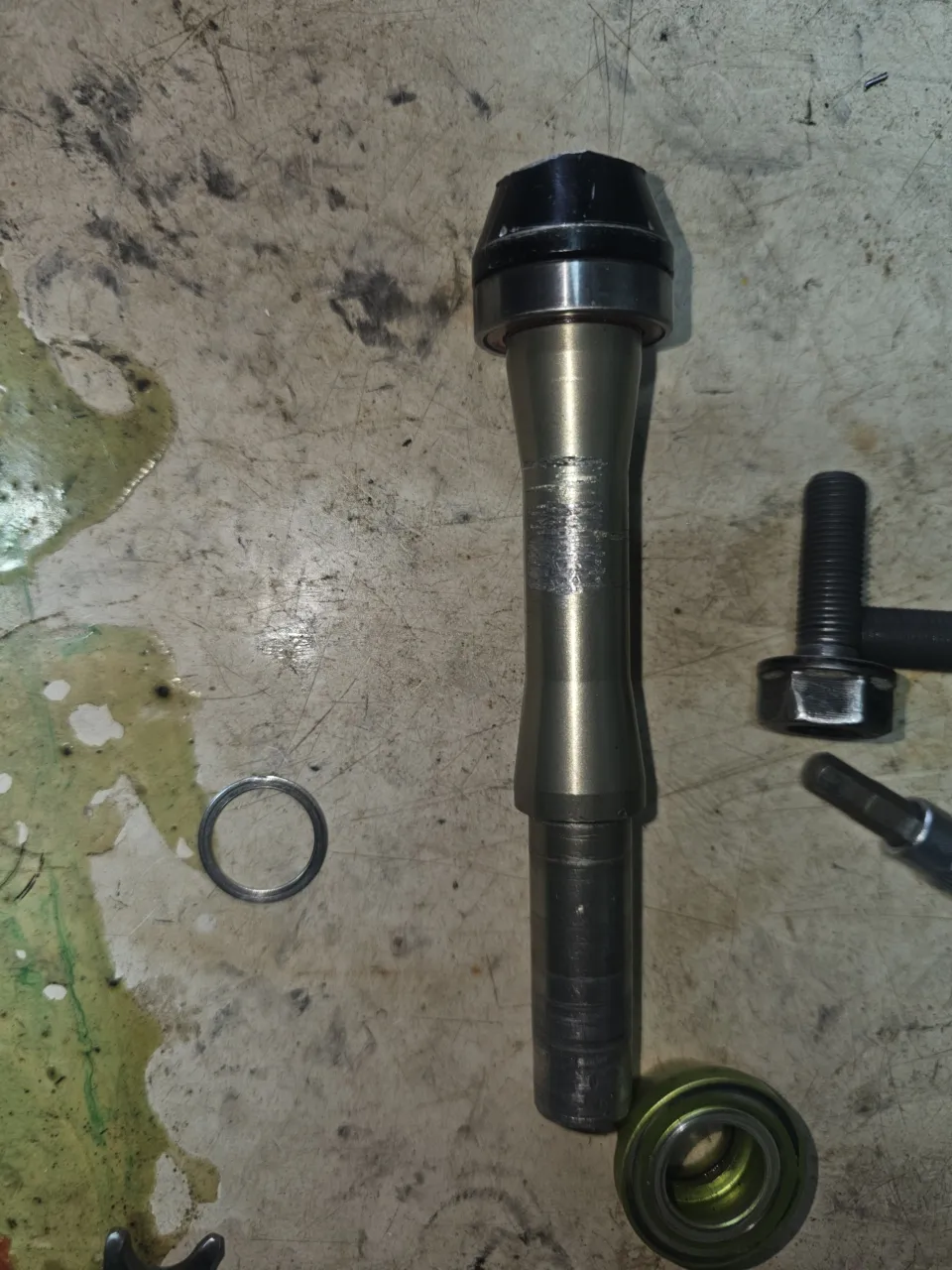 Втулка Dartmoor Revolt 135x10 Miami Vice на болтах фото 7