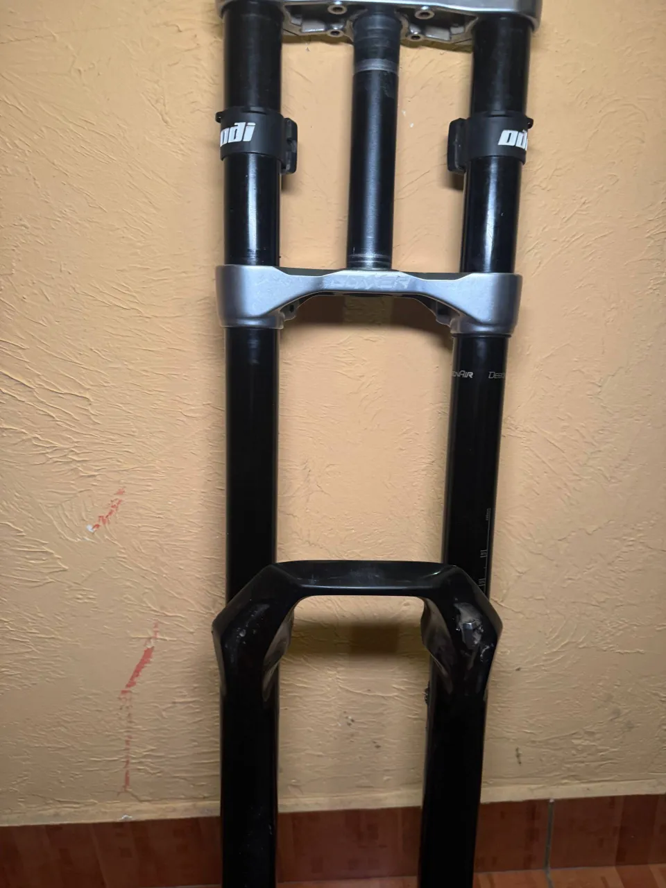 Вилка Rock Shox Boxxer Ultimate 29 190mm фото 1