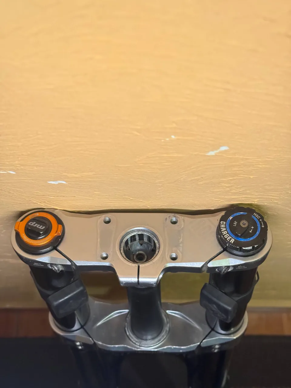 Вилка Rock Shox Boxxer Ultimate 29 190mm фото 6