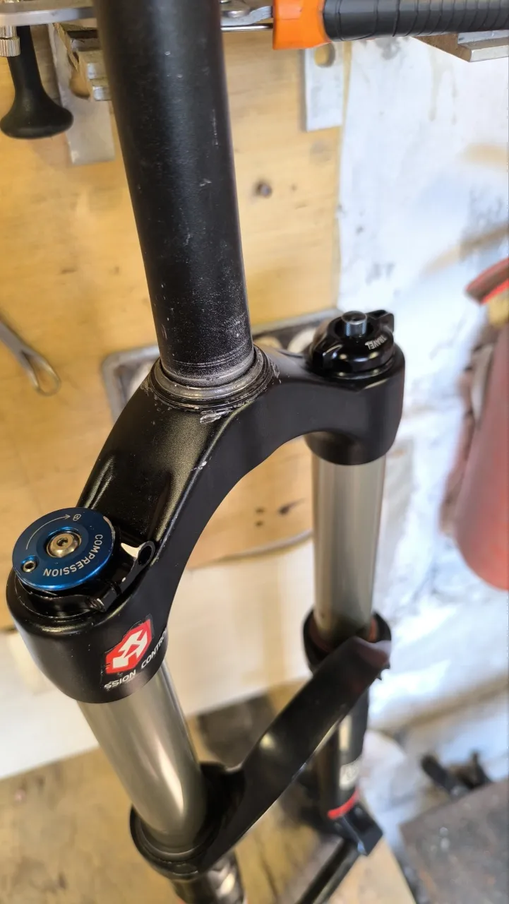 Вилка Rock Shox Lyrik RL two step/dual position (140-170mm) на Marzocchi Bomber фото 3