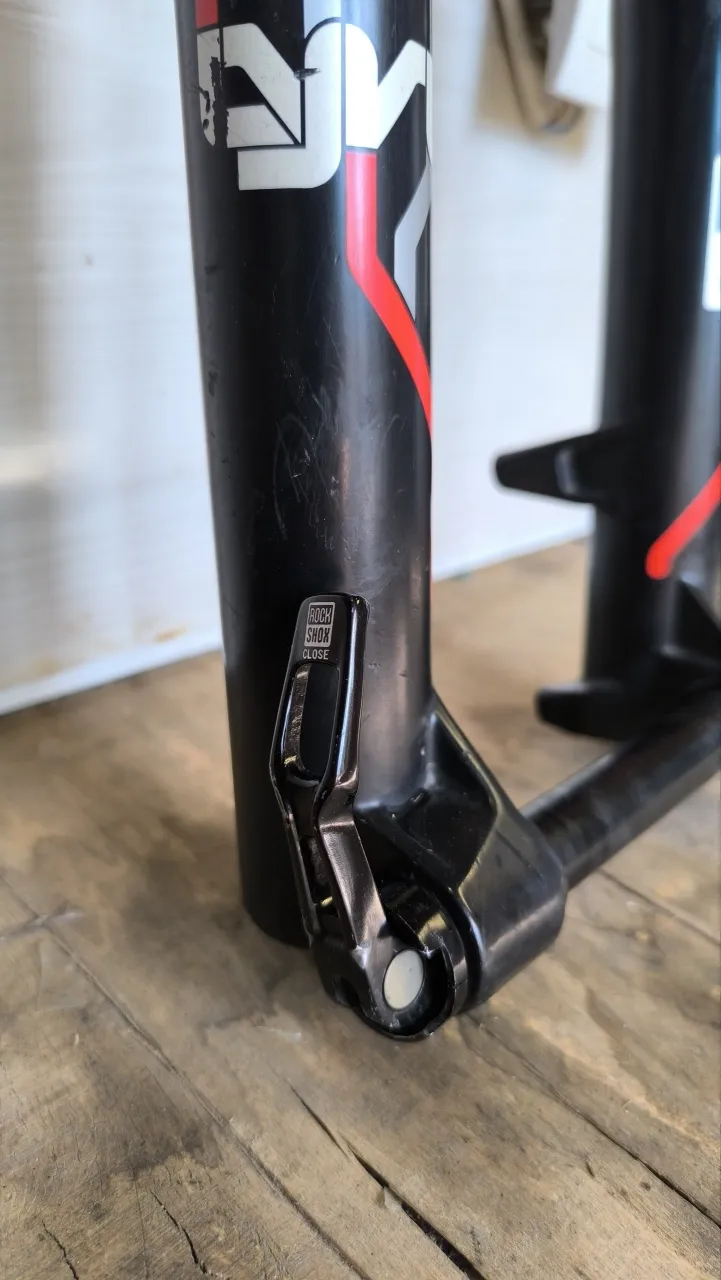 Вилка Rock Shox Lyrik RL two step/dual position (140-170mm) на Marzocchi Bomber фото 7