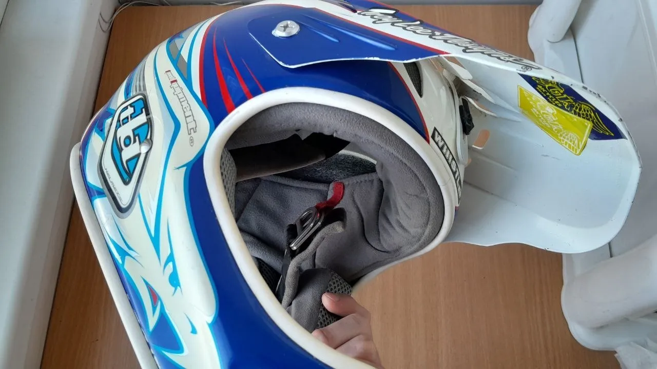 Шолом Troy Lee Design M/L фото 7