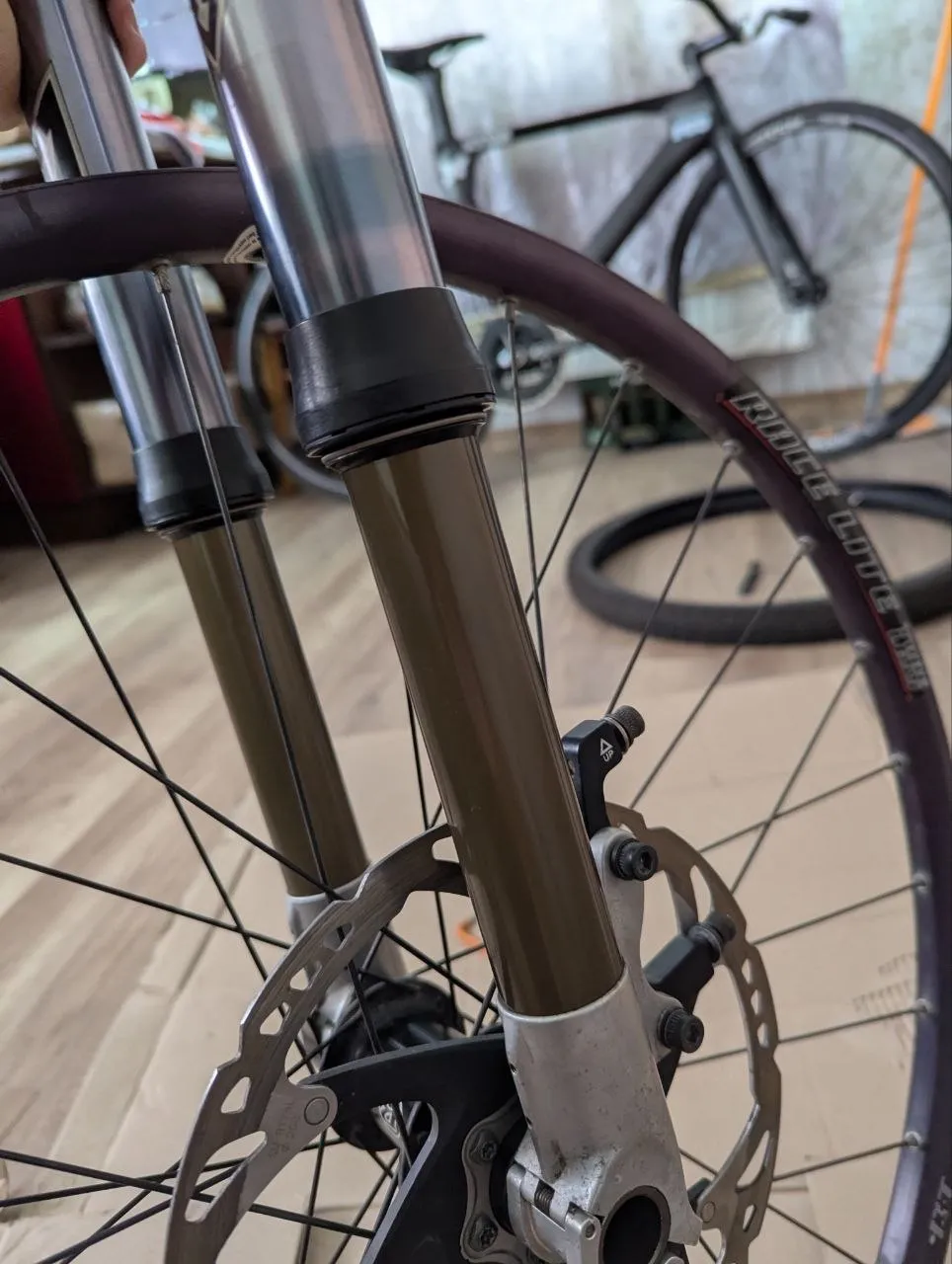 Вилка Maverick SC32 125 мм + колесо Bontrager фото 3