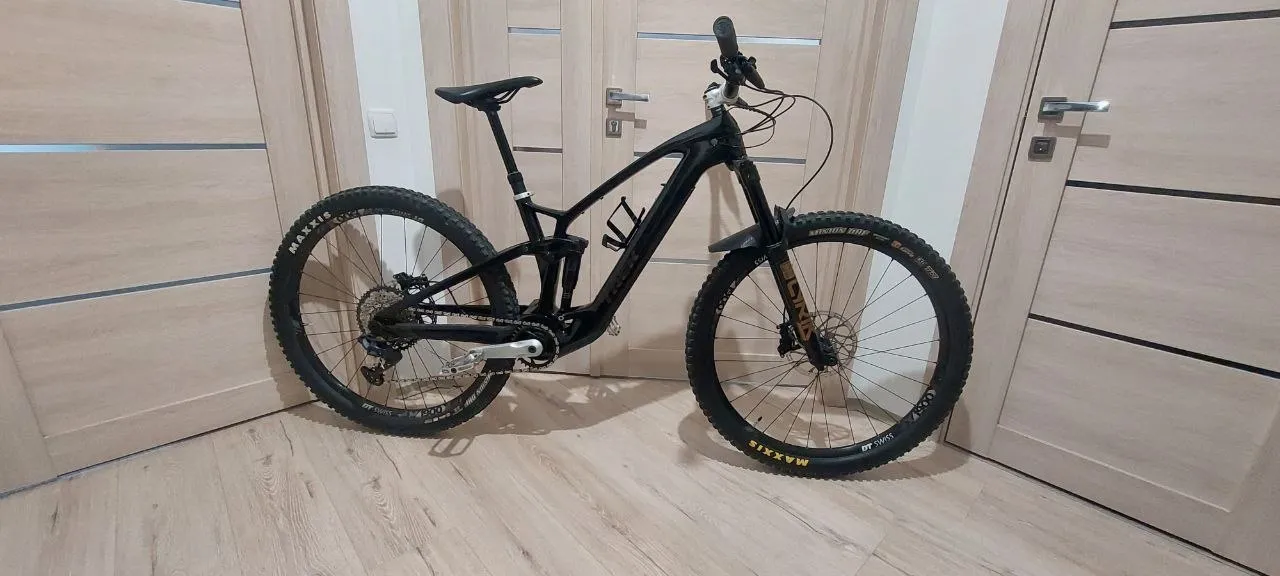 Trek Fuel EXE Carbon OCLV електровелосипед 29" фото 1