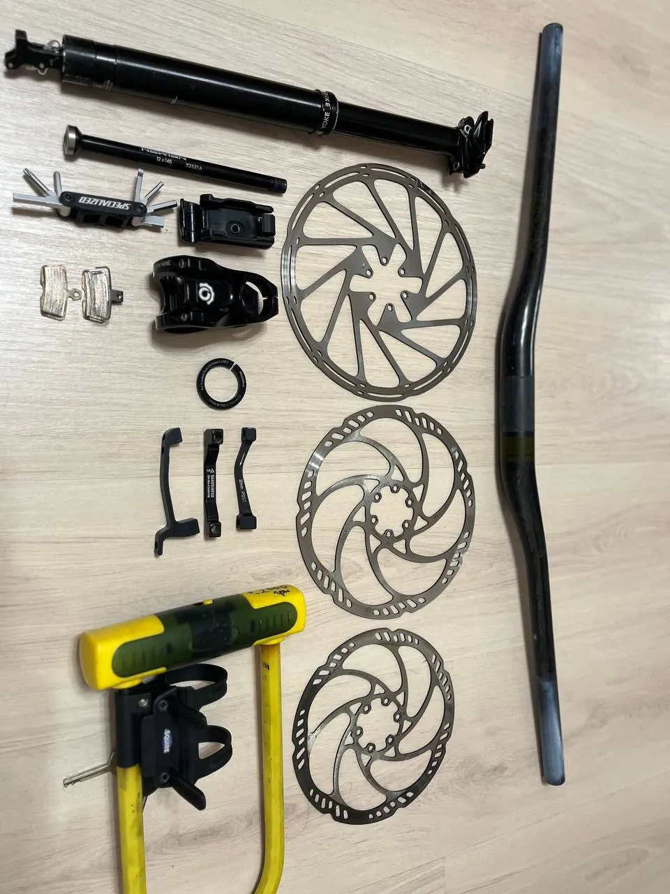 Rotora Shimano RT 76 + Rotora Magura Storm + винос Industry Nine + сідло Specialized + аксесуари фото 3
