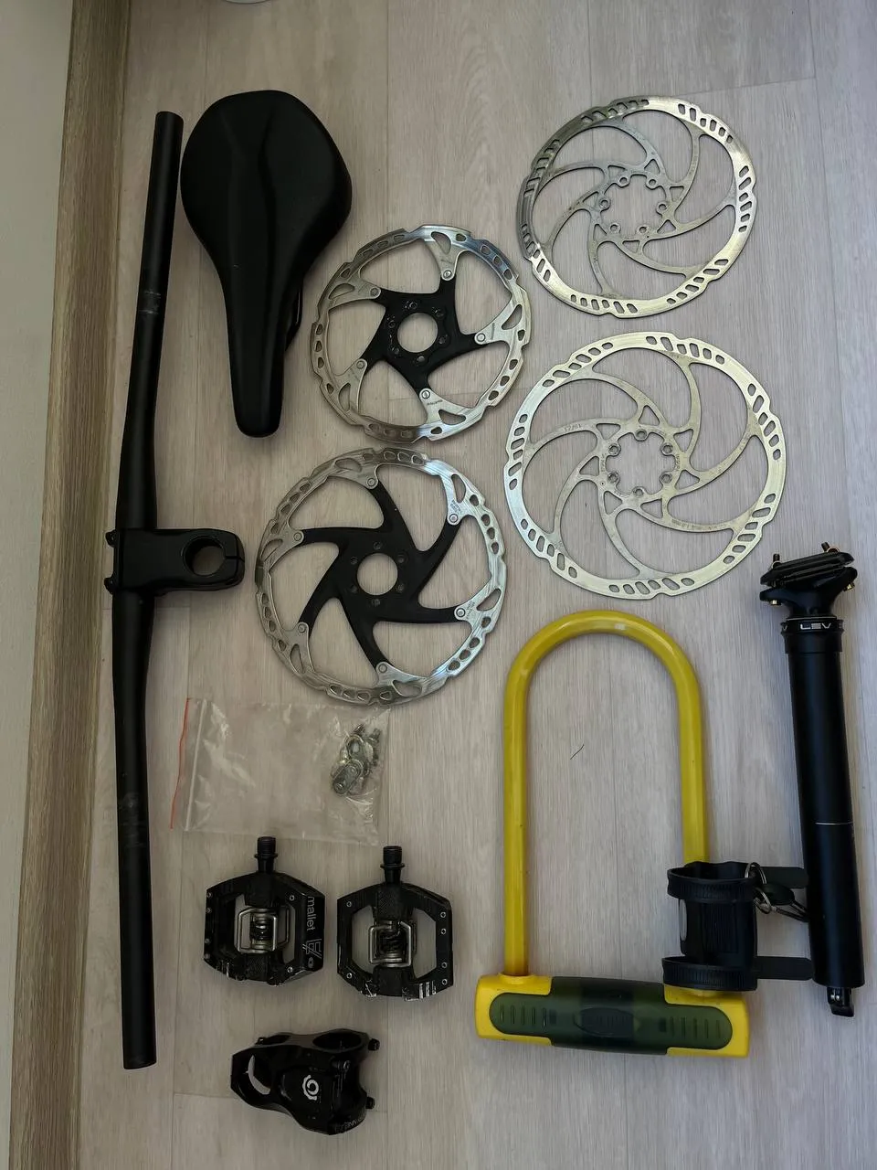 Ротор Shimano RT 76 + Ротор Magura Storm + винос Industry Nine + сідло Specialized та ін. фото 1